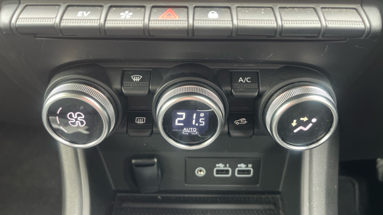 Renault Captur 1.6 E-Tech full hybrid 145 Techno 5dr Auto Hybrid Hatchback